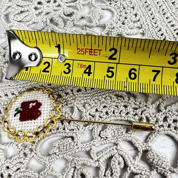 Vintage Stick Pin Apple Cross Stitch Gold Tone Jewelry Teacher Gift Lapel Brooch - Picture 4 of 4